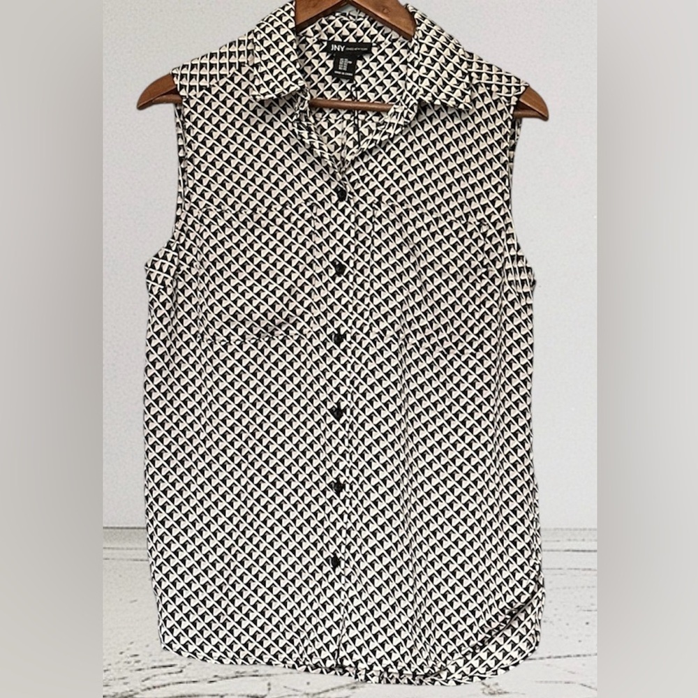 NWT JNY JONES NEW YORK WOMAN SLEEVELESS BLOUSE WITH FRONT POCKETS BUTTON XS